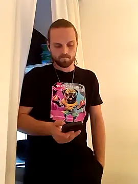 Snapshot of VitaminmanFL chatting on 01.01.25 VitaminmanFL online show from 01.01.25