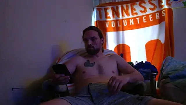 Snapshot of VitaminmanFL chatting on 03.05.25 VitaminmanFL online show from 03.05.25