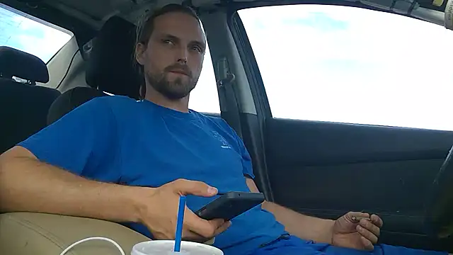 Snapshot of VitaminmanFL chatting on 09.26.25 VitaminmanFL online show from 09.26.25