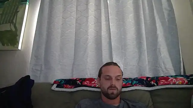 Snapshot of VitaminmanFL chatting on 10.11.25 VitaminmanFL online show from 10.11.25