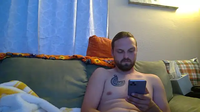 Snapshot of VitaminmanFL chatting on 10.25.25 VitaminmanFL online show from 10.25.25