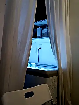 Snapshot of VitaminmanFL chatting on 10.26.25 VitaminmanFL online show from 10.26.25