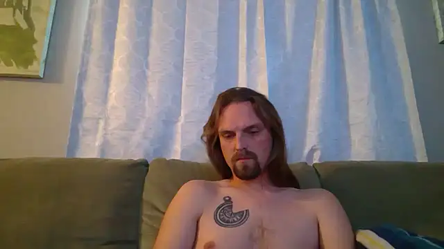 Snapshot of VitaminmanFL chatting on 11.22.25 VitaminmanFL online show from 11.22.25