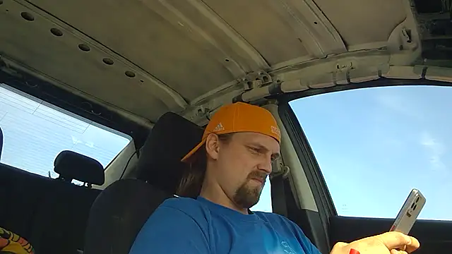 Snapshot of VitaminmanFL chatting on 11.24.25 VitaminmanFL online show from 11.24.25