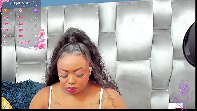 Snapshot of CamilaBenitez chatting on 03.14.26 CamilaBenitez online show from 03.14.26