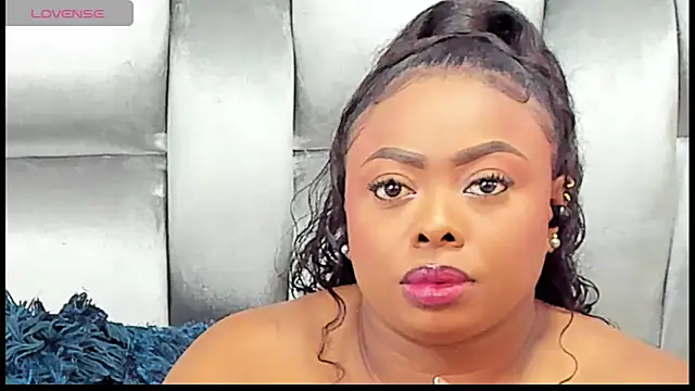 Snapshot of CamilaBenitez chatting on 03.31.26 CamilaBenitez online show from 03.31.26