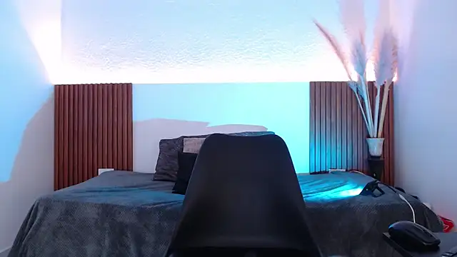 Snapshot of Dakotagloss chatting on 01.28.25 Dakotagloss online show from 01.28.25