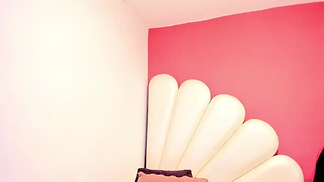 Vicky Freedom online show from 02.28.25