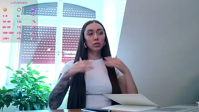 emiliasommer online show from 11.18.25