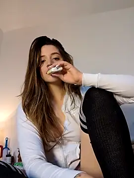 Snapshot of maliciaworld chatting on 09.13.25 maliciaworld online show from 09.13.25