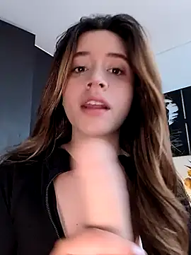 Snapshot of maliciaworld chatting on 09.29.25 maliciaworld online show from 09.29.25