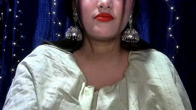 Snapshot of Princess_noorjahan chatting on 04.15.26 Princess noorjahan online show from 04.15.26
