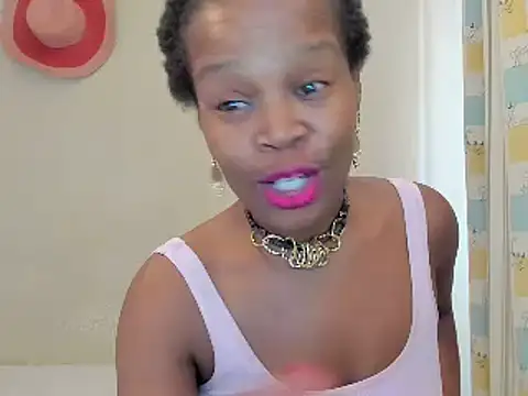 Snapshot of AfricanSquirtingQueen chatting on 01.18.26 AfricanSquirtingQueen online show from 01.18.26