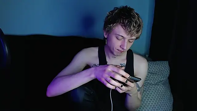 Snapshot of axxxturel chatting on 02.26.25 axxxturel online show from 02.26.25