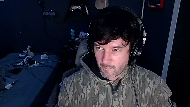 Snapshot of Stix_Zadinia chatting on 12.15.25 Stix Zadinia online show from 12.15.25