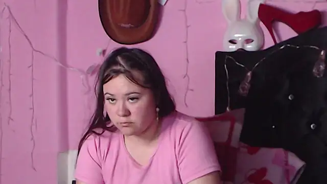 NikkiRous  online show from 01.21.25