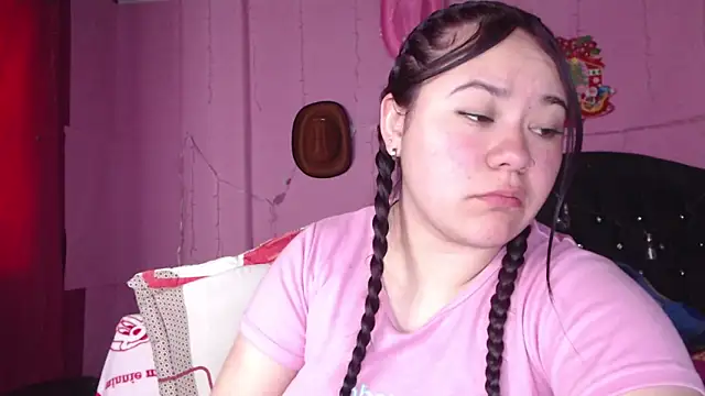 NikkiRous  online show from 03.14.25