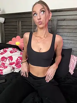 BrattyBae xo online show from 01.12.25