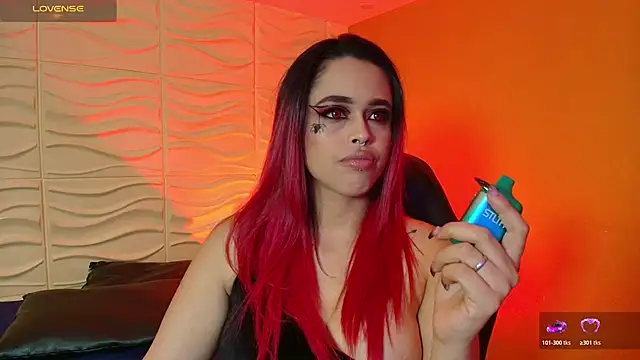 EvaaFoxxy1 online show from 10.18.25