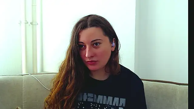 Helen Adams  online show from 12.04.24