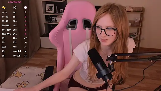 Snapshot of rara_ruru chatting on 04.12.26 rara ruru online show from 04.12.26