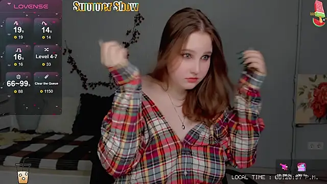 Snapshot of Crystal_Chris chatting on 01.22.25 Crystal Chris online show from 01.22.25