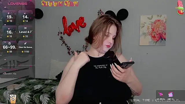 Snapshot of Crystal_Chris chatting on 02.28.25 Crystal Chris online show from 02.28.25