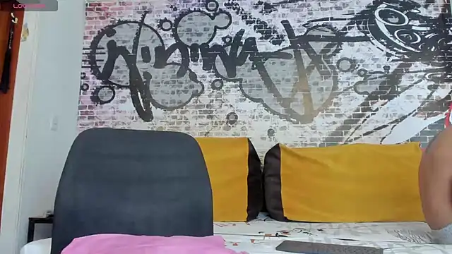 its me miley online show from 03.02.25