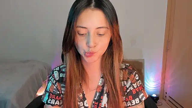 Snapshot of annie_mora chatting on 10.09.25 annie mora online show from 10.09.25