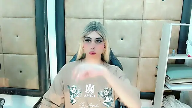 Snapshot of Daniela_Pink_ chatting on 02.16.25 Daniela Pink online show from 02.16.25