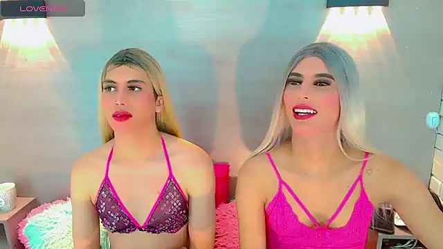 Snapshot of Daniela_Pink_ chatting on 03.22.25 Daniela Pink online show from 03.22.25