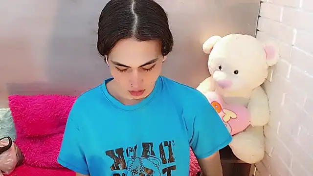 Snapshot of Daniela_Pink_ chatting on 09.20.25 Daniela Pink online show from 09.20.25