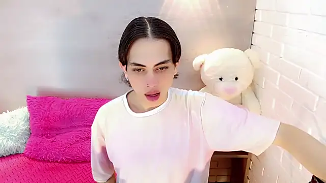 Snapshot of Daniela_Pink_ chatting on 09.29.25 Daniela Pink online show from 09.29.25