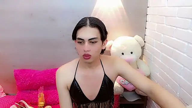 Snapshot of Daniela_Pink_ chatting on 09.30.25 Daniela Pink online show from 09.30.25