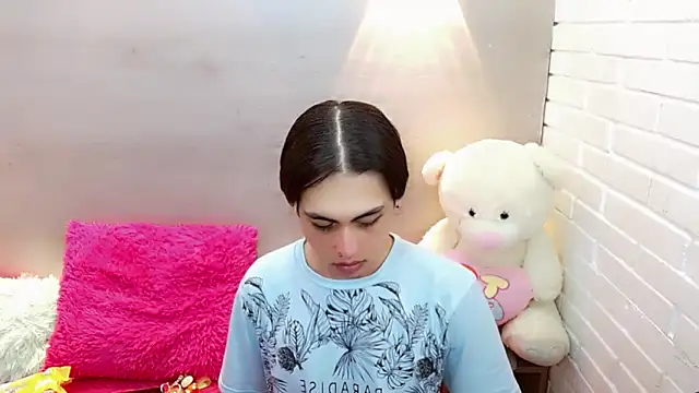 Snapshot of Daniela_Pink_ chatting on 10.04.25 Daniela Pink online show from 10.04.25