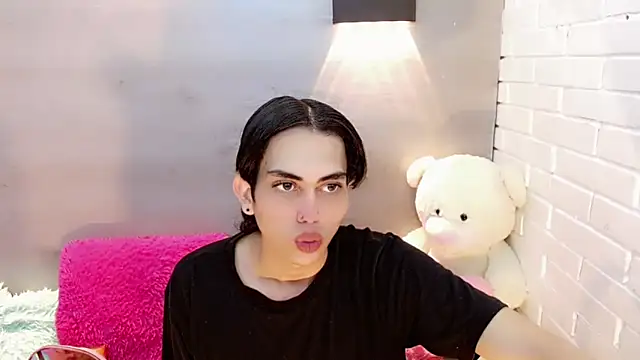 Snapshot of Daniela_Pink_ chatting on 10.07.25 Daniela Pink online show from 10.07.25