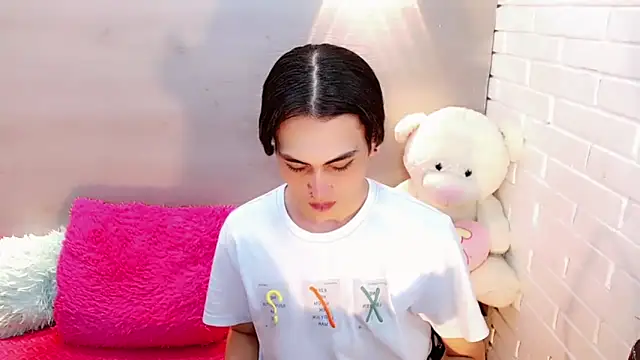 Snapshot of Daniela_Pink_ chatting on 10.11.25 Daniela Pink online show from 10.11.25