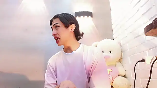 Snapshot of Daniela_Pink_ chatting on 10.17.25 Daniela Pink online show from 10.17.25