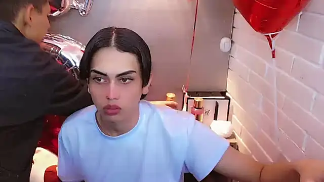 Snapshot of Daniela_Pink_ chatting on 10.21.25 Daniela Pink online show from 10.21.25