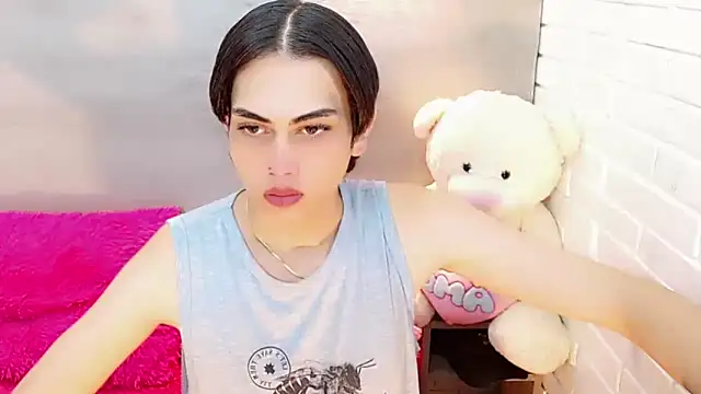 Snapshot of Daniela_Pink_ chatting on 10.28.25 Daniela Pink online show from 10.28.25