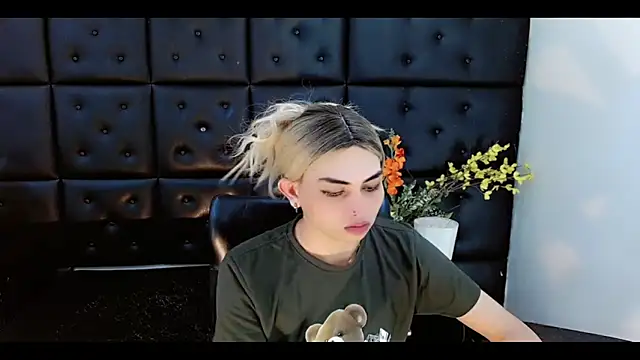 Snapshot of Daniela_Pink_ chatting on 02.11.26 Daniela Pink online show from 02.11.26