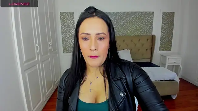 KimWessel  online show from 04.15.26