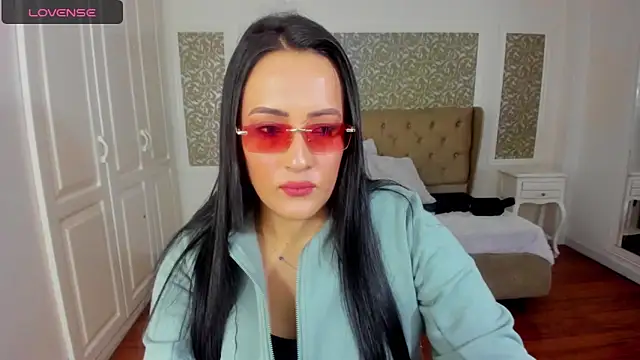 KimWessel  online show from 04.18.26