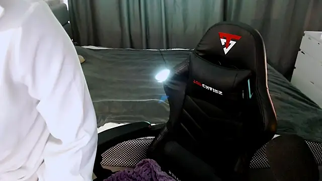 KiraYammy online show from 03.16.25