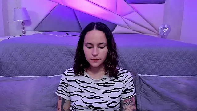 AnnyThompson  online show from 01.08.25