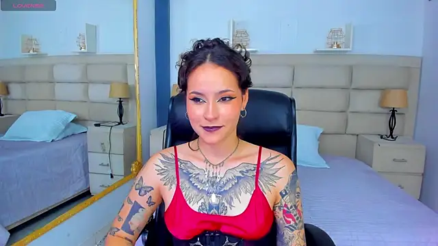 AnnyThompson  online show from 10.08.25