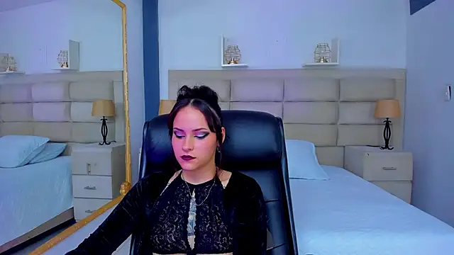 AnnyThompson  online show from 11.06.25