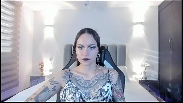 AnnyThompson  online show from 02.05.26