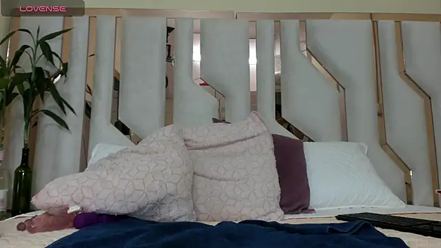 TifanyChill online show from 01.28.25