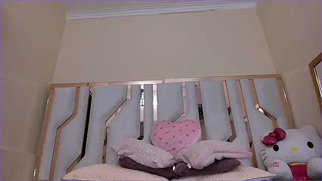 TifanyChill online show from 02.04.25